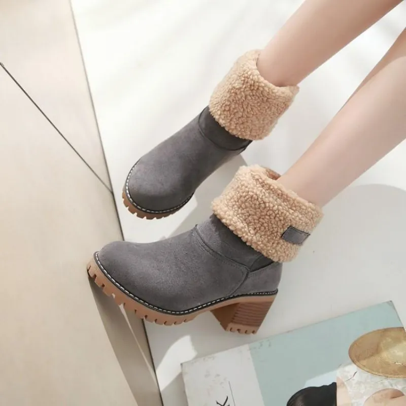 Warm lined women's boots for winter